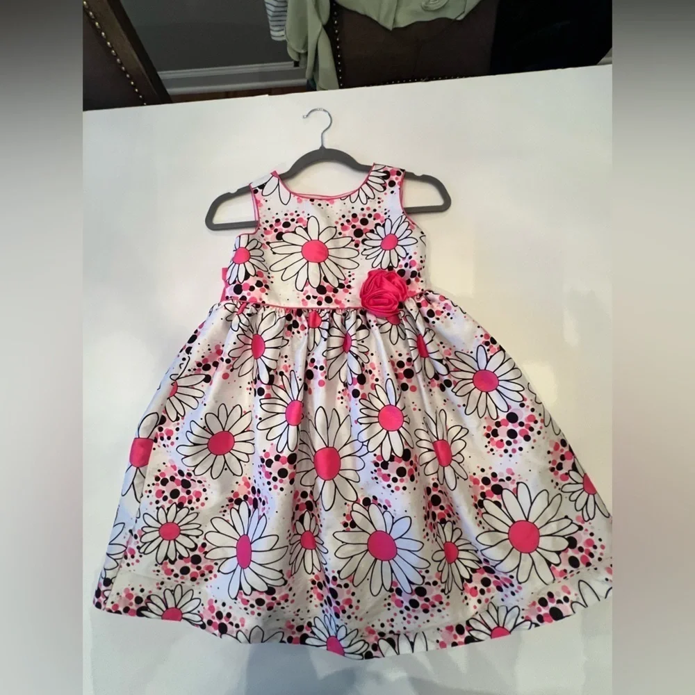 MARMELLATA CLASSICS GIRLS FLORAL DRESS   SIZE 8. WHITE/PINK/BLACK